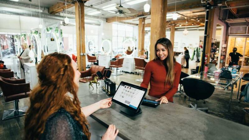 Embracing Technology: How Modern Software Solutions Are Revolutionizing Salon Management