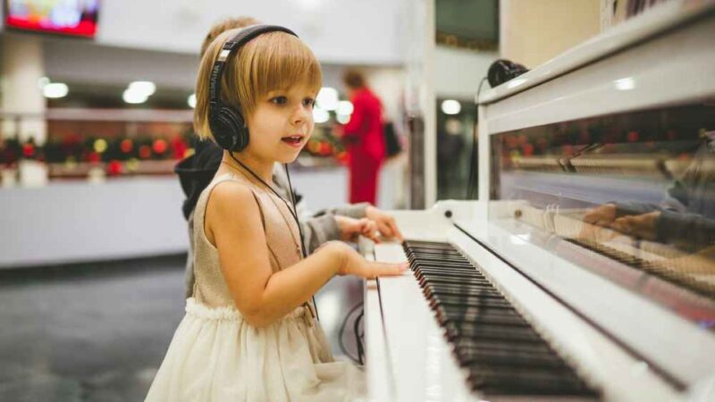 The Intersection of Melody and Modems: Navigating the Digital Transformation of Music Education