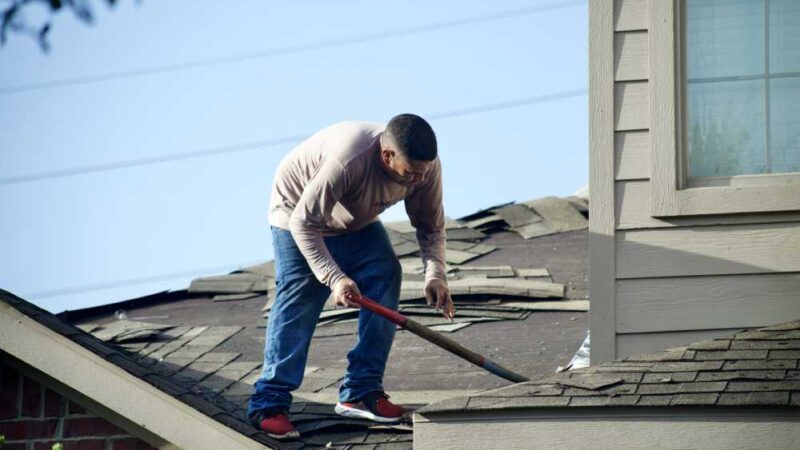 Signs You Need to Hire a Professional Roofing Contractor for Repairs