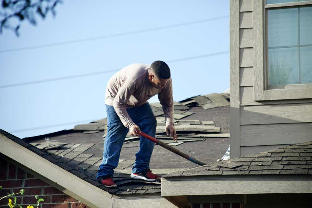 Signs You Need to Hire a Professional Roofing Contractor for Repairs