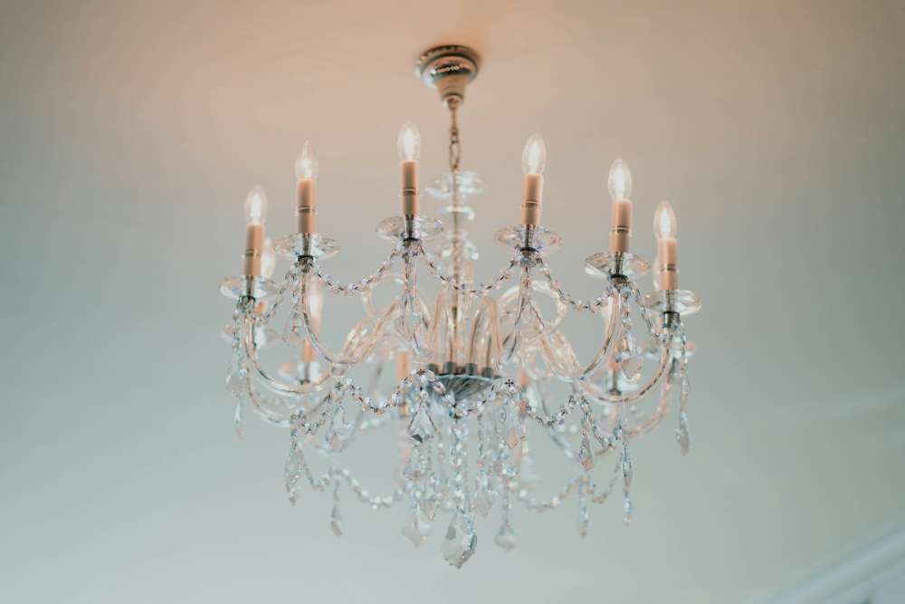The Materials of Chandeliers: Elegance and Innovation in Lighting