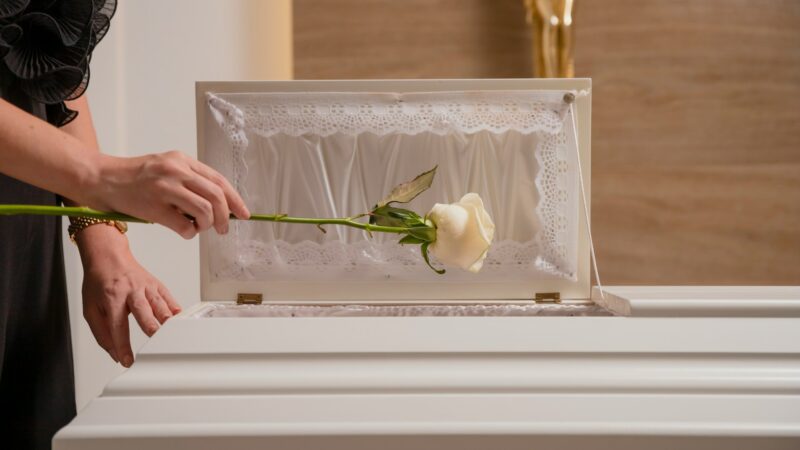 Traditional vs. Modern: Choosing a Buddhist Funeral Package