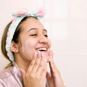 How a Daily Facial Cleanser Can Transform Your Skin in Weeks