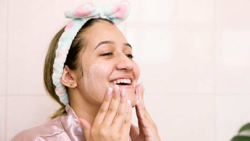 How a Daily Facial Cleanser Can Transform Your Skin in Weeks