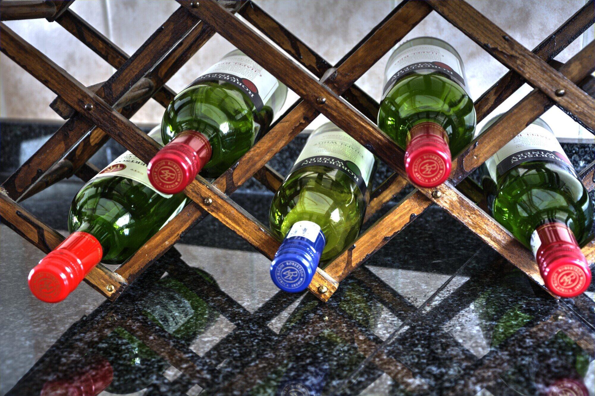 Trends in Wine Logistics: From Vineyards to Café Tables